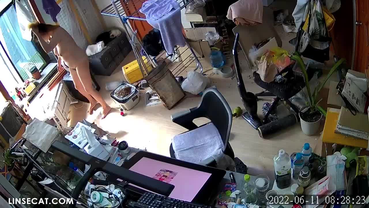 해킹 된 가정 감시 카메라 [IP 카메라]  집에서 벗은 한국 큰 가슴 웹툰 소녀 썸네일